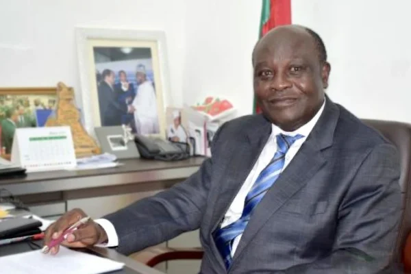 Politique Cameroun: révélation, Komidor Njimoluh défie le roi de Foumban à l’Ouest