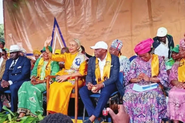 Cameroun – Douala : Chantal Kambiwa enflamme la campagne aux côtés de Tomaïno Ndam Njoya