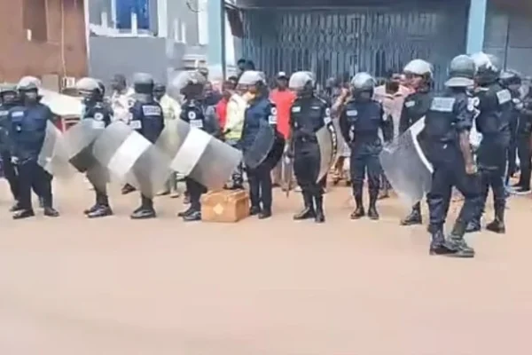 Cameroun – Bafoussam : grèves, barricades et ville morte après la réélection de Biya