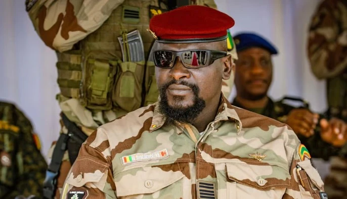 Cameroun – Mamadi Doumbouya félicite Paul Biya Cameroun – Mamadi Doumbouya félicite Paul Biya