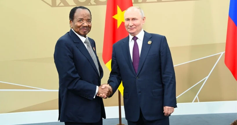 Cameroun – Vladimir Poutine reconnaît la réélection de Paul Biya Cameroun – Vladimir Poutine reconnaît la réélection de Paul Biya